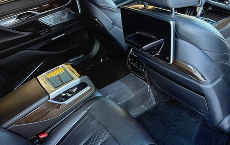 BMW 7 серия, 2016 год, 3 800 000 рублей, 15 фотография