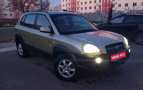 Hyundai Tucson III, 2004 год, 880 000 рублей, 2 фотография
