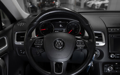 Volkswagen Touareg III, 2016 год, 3 250 000 рублей, 10 фотография