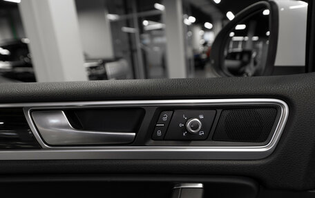 Volkswagen Touareg III, 2016 год, 3 250 000 рублей, 19 фотография