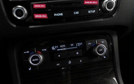 Volkswagen Touareg III, 2016 год, 3 250 000 рублей, 15 фотография