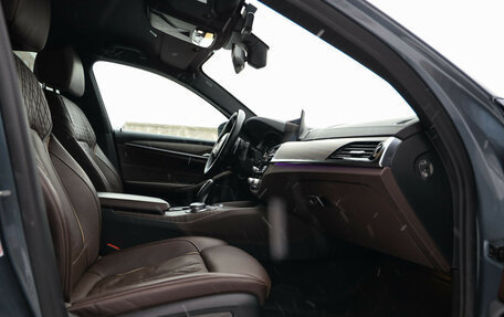 BMW 5 серия, 2018 год, 3 699 000 рублей, 31 фотография