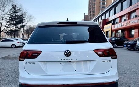 Volkswagen Tiguan II, 2022 год, 2 550 000 рублей, 5 фотография