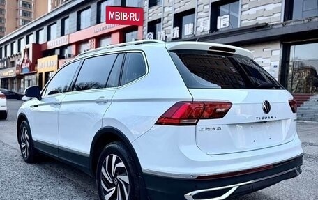 Volkswagen Tiguan II, 2022 год, 2 550 000 рублей, 6 фотография