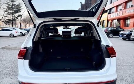 Volkswagen Tiguan II, 2022 год, 2 550 000 рублей, 14 фотография