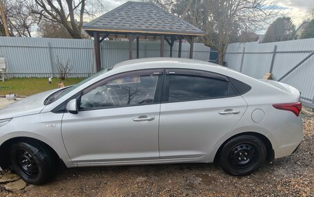 Hyundai Solaris II рестайлинг, 2018 год, 950 000 рублей, 4 фотография