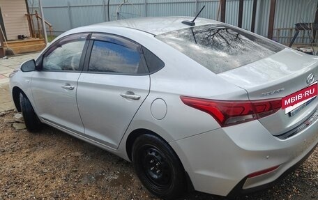 Hyundai Solaris II рестайлинг, 2018 год, 950 000 рублей, 3 фотография