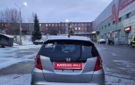 Honda Fit III, 2009 год, 680 000 рублей, 4 фотография