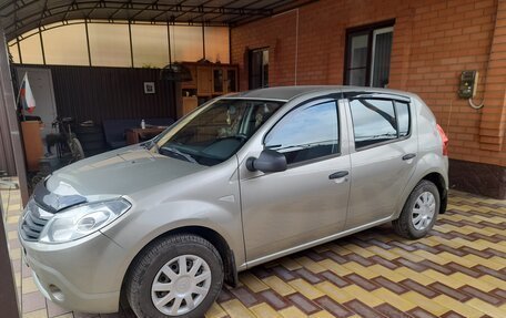 Renault Sandero I, 2013 год, 595 000 рублей, 2 фотография