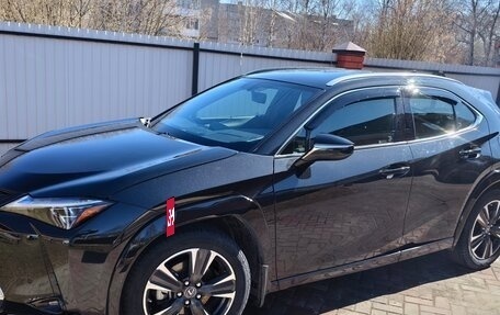 Lexus UX I, 2019 год, 3 000 000 рублей, 2 фотография