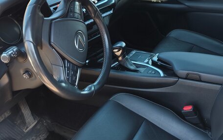 Lexus UX I, 2019 год, 3 000 000 рублей, 7 фотография