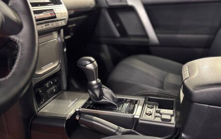 Toyota Land Cruiser Prado 150 рестайлинг 2, 2018 год, 4 160 000 рублей, 13 фотография