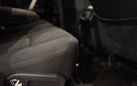 Toyota Land Cruiser Prado 150 рестайлинг 2, 2018 год, 4 160 000 рублей, 21 фотография