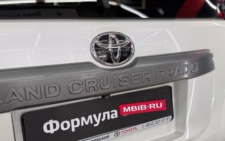 Toyota Land Cruiser Prado 150 рестайлинг 2, 2018 год, 4 160 000 рублей, 23 фотография
