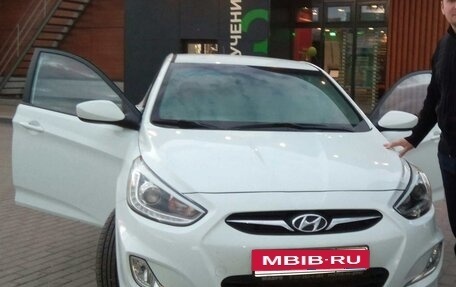 Hyundai Solaris II рестайлинг, 2013 год, 1 050 000 рублей, 6 фотография