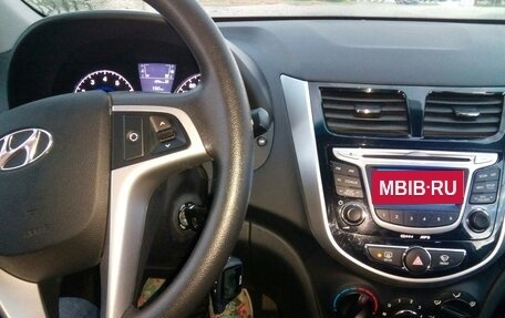 Hyundai Solaris II рестайлинг, 2013 год, 1 050 000 рублей, 4 фотография