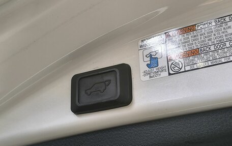 Toyota RAV4, 2017 год, 2 680 000 рублей, 21 фотография