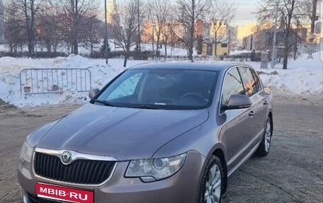 Skoda Superb III рестайлинг, 2012 год, 1 300 000 рублей, 1 фотография