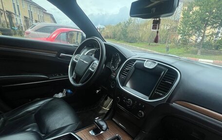 Chrysler 300C II, 2012 год, 1 800 000 рублей, 8 фотография