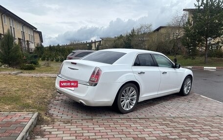 Chrysler 300C II, 2012 год, 1 800 000 рублей, 3 фотография