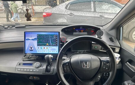 Honda Freed I, 2014 год, 799 999 рублей, 8 фотография