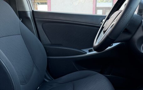 Hyundai Solaris II рестайлинг, 2011 год, 700 000 рублей, 12 фотография