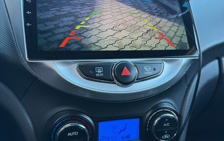 Hyundai Solaris II рестайлинг, 2011 год, 700 000 рублей, 16 фотография