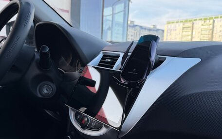 Hyundai Solaris II рестайлинг, 2011 год, 700 000 рублей, 14 фотография