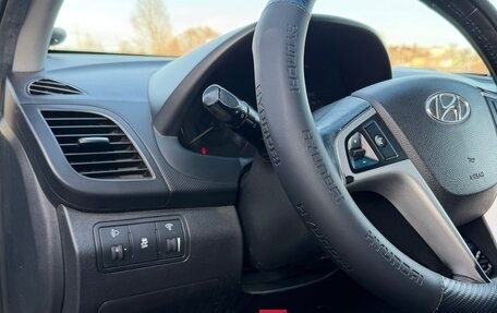 Hyundai Solaris II рестайлинг, 2011 год, 700 000 рублей, 9 фотография