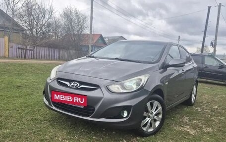 Hyundai Solaris II рестайлинг, 2011 год, 700 000 рублей, 4 фотография