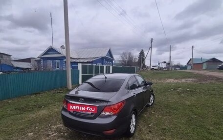 Hyundai Solaris II рестайлинг, 2011 год, 700 000 рублей, 5 фотография