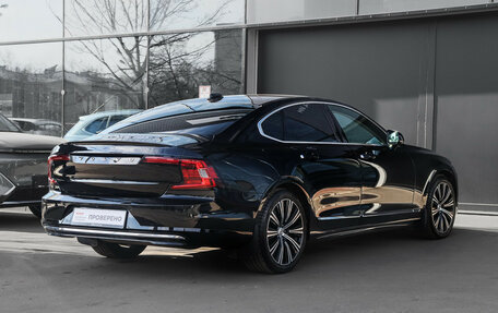 Volvo S90 II рестайлинг, 2021 год, 3 980 000 рублей, 4 фотография