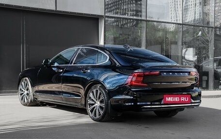 Volvo S90 II рестайлинг, 2021 год, 3 980 000 рублей, 6 фотография