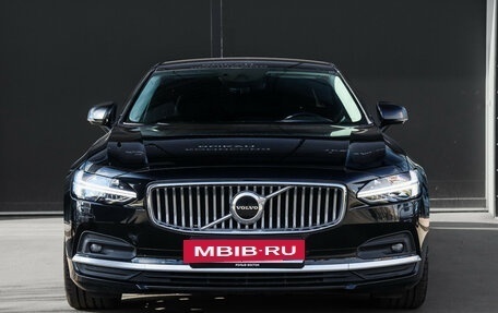 Volvo S90 II рестайлинг, 2021 год, 3 980 000 рублей, 2 фотография