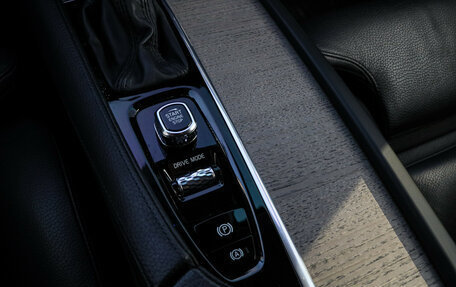 Volvo S90 II рестайлинг, 2021 год, 3 980 000 рублей, 21 фотография