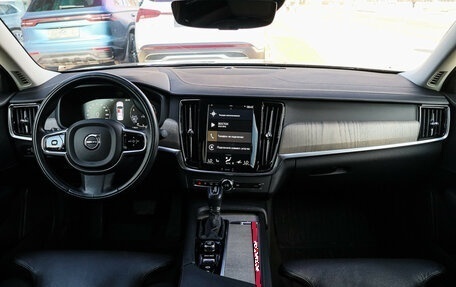 Volvo S90 II рестайлинг, 2021 год, 3 980 000 рублей, 10 фотография