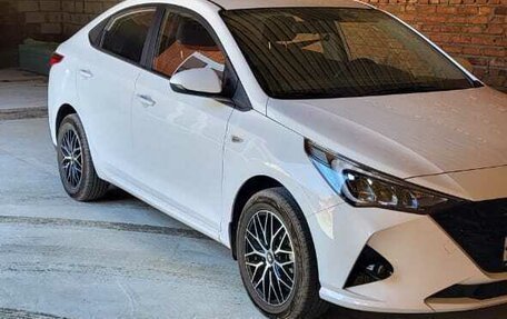 Hyundai Solaris II рестайлинг, 2022 год, 1 920 000 рублей, 3 фотография