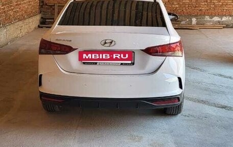 Hyundai Solaris II рестайлинг, 2022 год, 1 920 000 рублей, 4 фотография