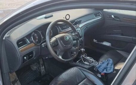 Skoda Superb III рестайлинг, 2012 год, 1 300 000 рублей, 17 фотография