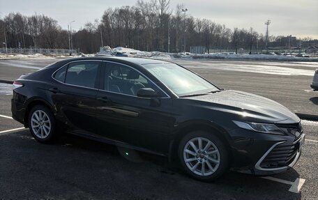 Toyota Camry, 2021 год, 3 199 000 рублей, 6 фотография