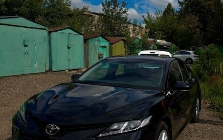 Toyota Camry, 2021 год, 3 199 000 рублей, 2 фотография