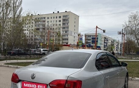 Volkswagen Jetta VI, 2012 год, 1 100 000 рублей, 2 фотография