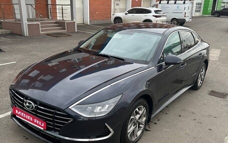 Hyundai Sonata VIII, 2021 год, 2 250 000 рублей, 2 фотография