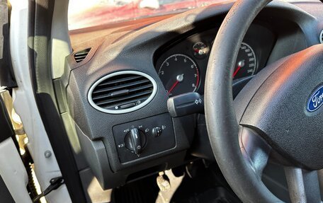 Ford Focus II рестайлинг, 2005 год, 420 000 рублей, 15 фотография