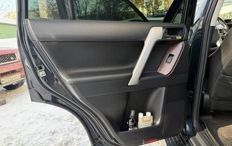 Toyota Land Cruiser Prado 150 рестайлинг 2, 2014 год, 4 200 000 рублей, 11 фотография