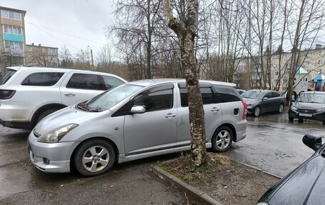 Toyota Wish II, 2003 год, 300 000 рублей, 1 фотография