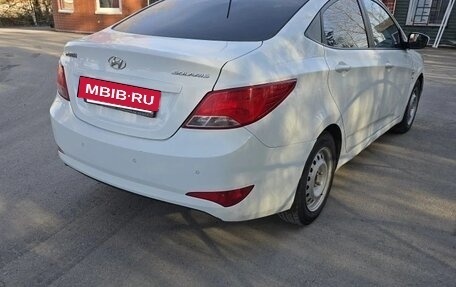 Hyundai Solaris II рестайлинг, 2015 год, 820 000 рублей, 4 фотография