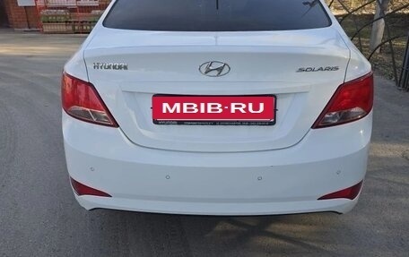 Hyundai Solaris II рестайлинг, 2015 год, 820 000 рублей, 2 фотография