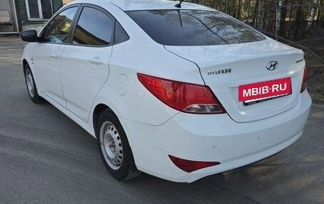 Hyundai Solaris II рестайлинг, 2015 год, 820 000 рублей, 6 фотография