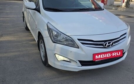 Hyundai Solaris II рестайлинг, 2015 год, 820 000 рублей, 5 фотография